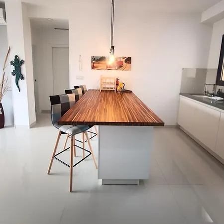Apartment Pmt30 - Family Friendly - Close To And Shops